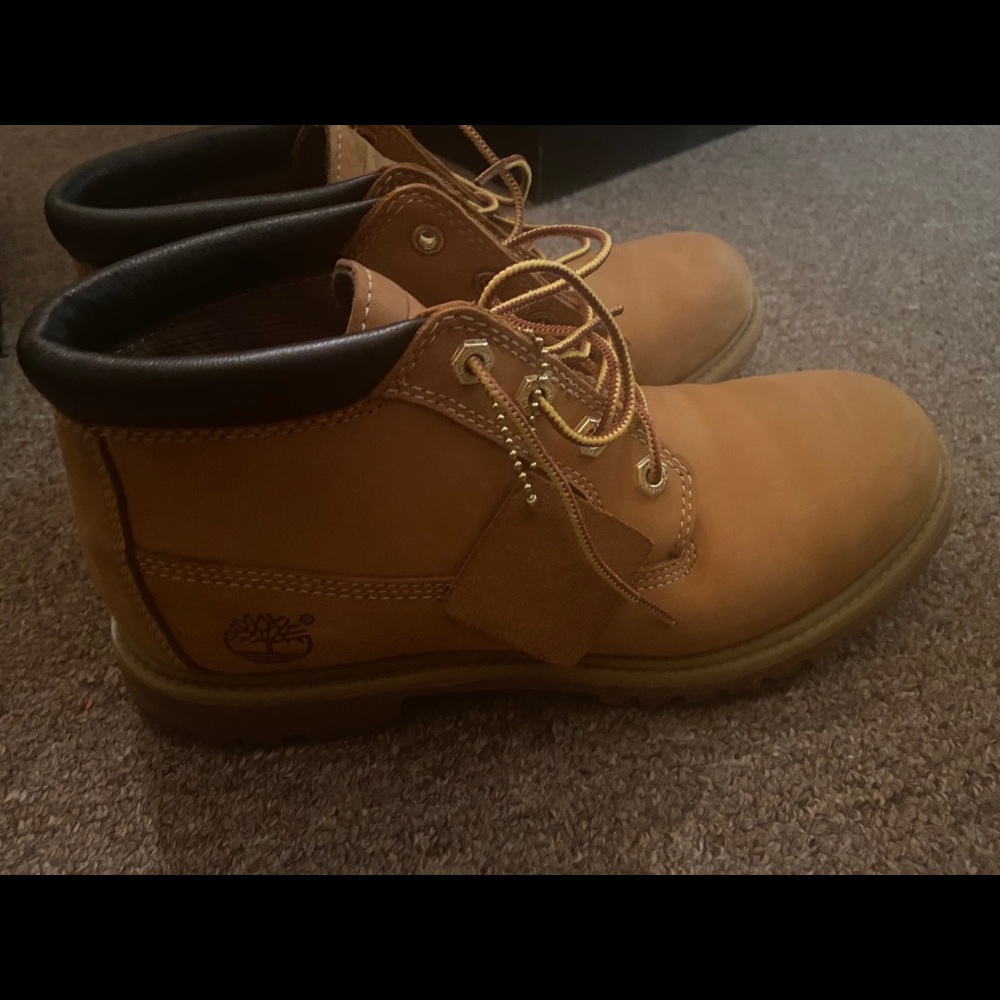 Like new timberland boots